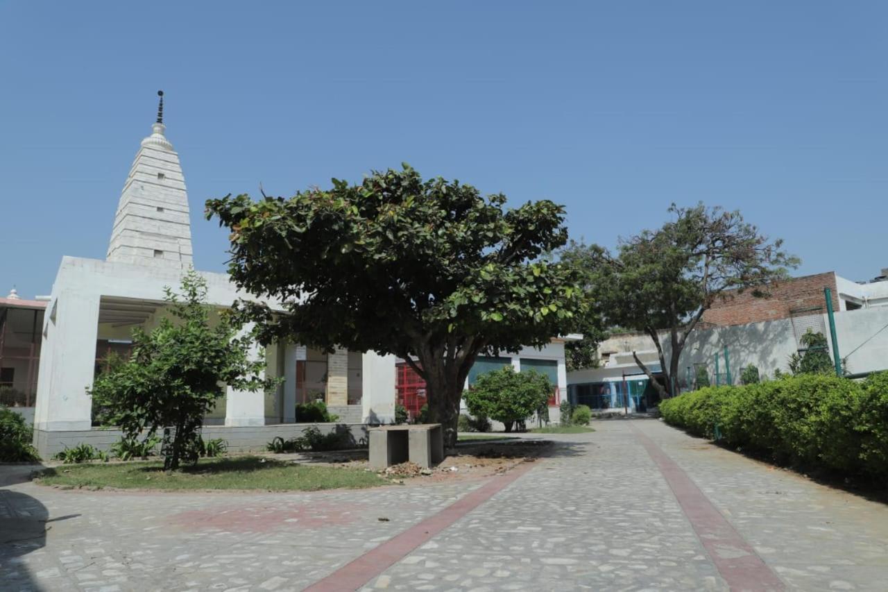 Radha Madhav Ashram Vrindavan Exterior photo
